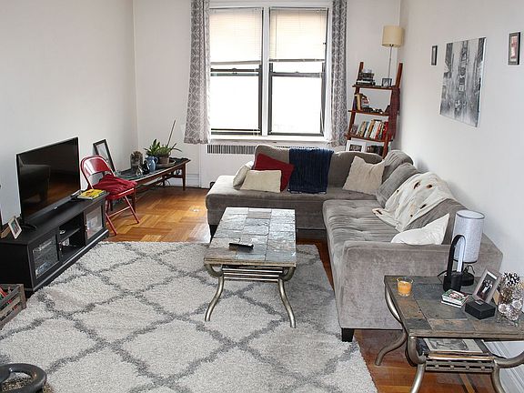 2nd image of 2685 Creston Ave APT 6D