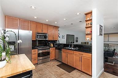 4th image of 17955 Magnolia Blvd APT 6