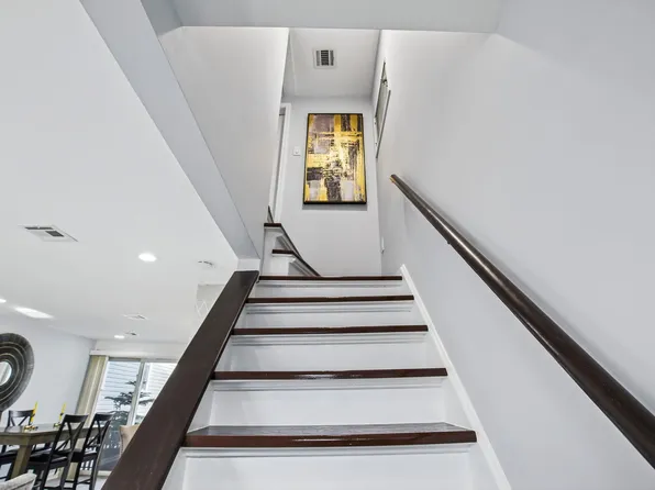 53 Cottage Street image 8 of 21