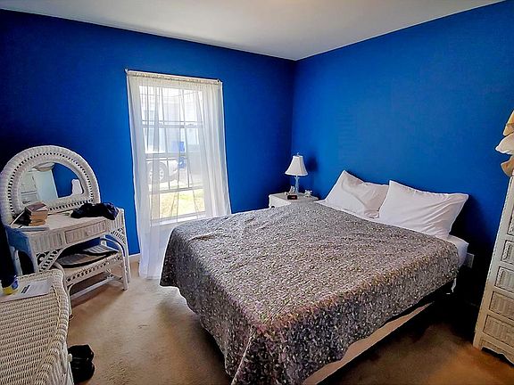 5th image of 118 Hazeltine Ave #10118