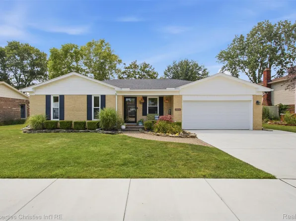 24686 Blanche St, Brownstown, MI 48134