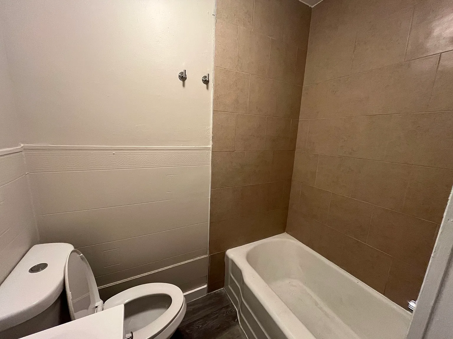 2 bed, $1,300 — Photo 3
