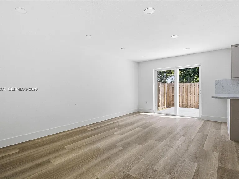 82 SW 3rd Ct — Photo 12