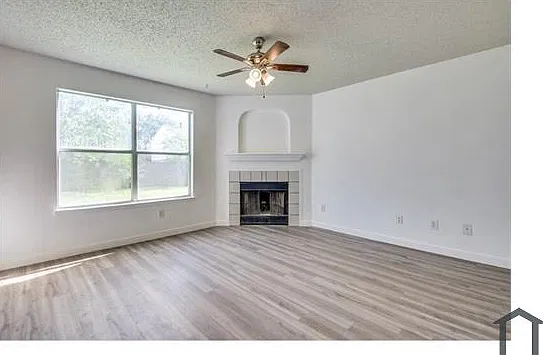 5 bed, 1880 sqft, $3,500 — Photo 3