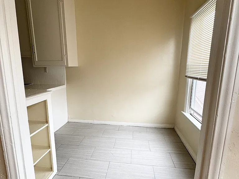 1154 S Normandie Ave — Photo 4