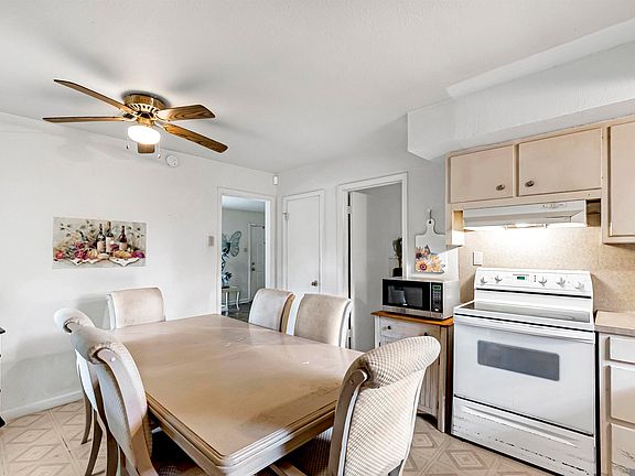 3rd image of 5464 Winter Ave