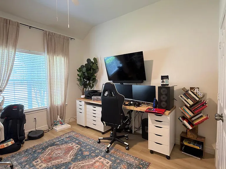 16927 Locust Springs Dr — Photo 17