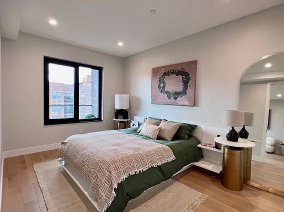 4th image of 30-57 Crescent St #5