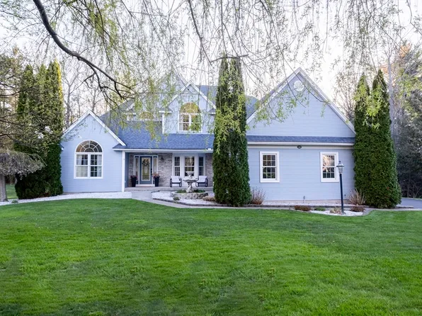 29 Radisson Ln, Westfield, MA 01085