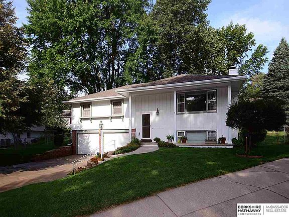 2nd image of 104 N Kings Cir