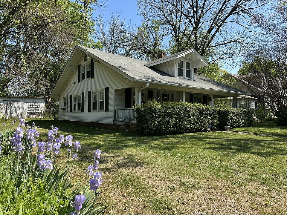 1st image of 318 Kingwood Dr