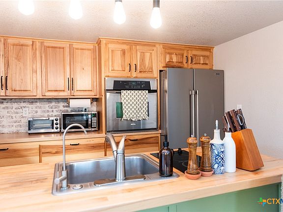 4th image of 104 Winding River Rd