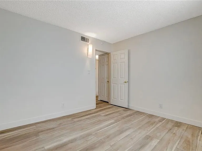 3841 Daisy St #19 — Photo 20