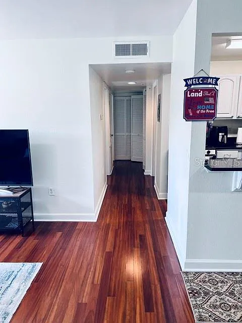 1 bed, 1.5 bath, 830 sqft, $1,750 — Photo 4