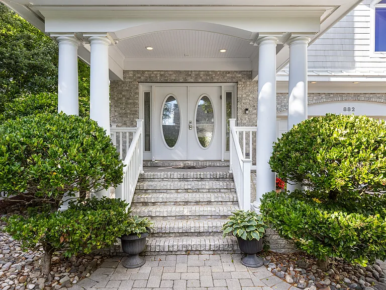 882 W Ocean View Ave — Photo 53