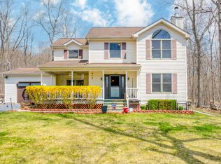 429 Snow Mass Rd, Henryville, PA 18332