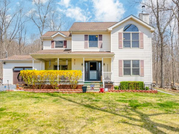 429 Snow Mass Rd, Henryville, PA 18332