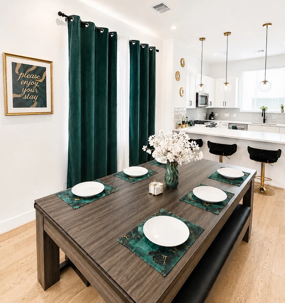 3 bed, 3.5 bath, 1825 sqft, $3,500 — Photo 3