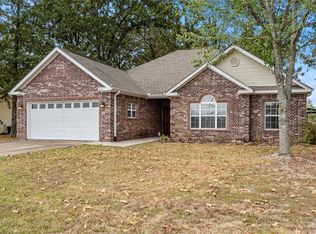 601 Comanche Dr, Gentry, AR 72734