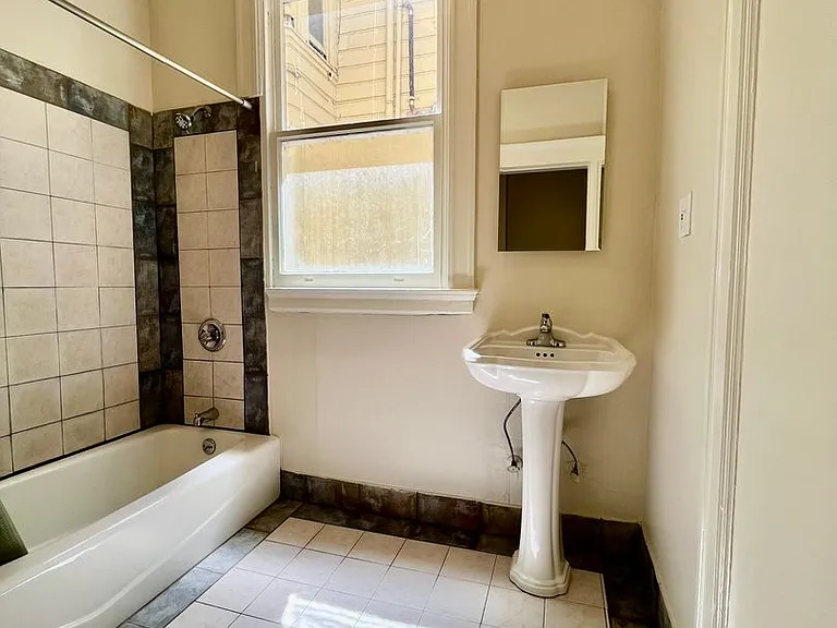 PM0484 — Photo 16