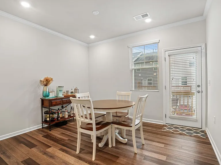 728 Cormiche Ln — Photo 14