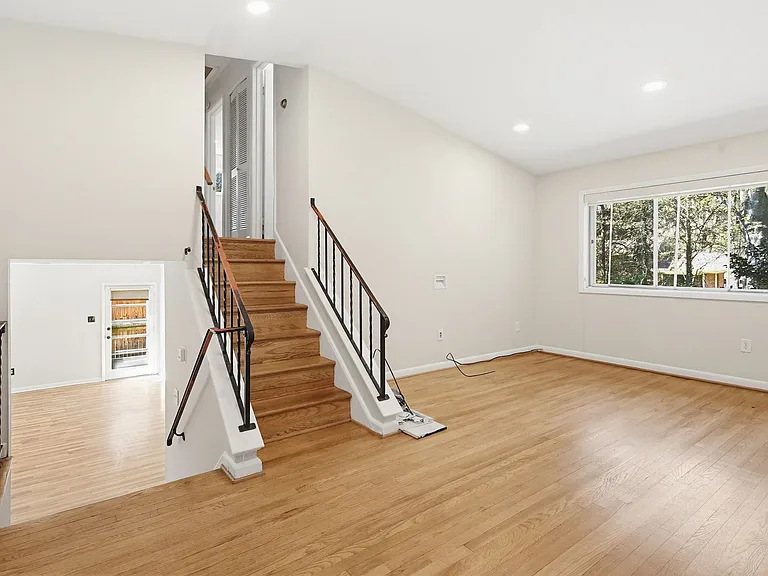 9717 Hedin Dr — Photo 14