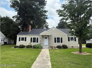 704 Cutchin St, Clinton, NC 28328