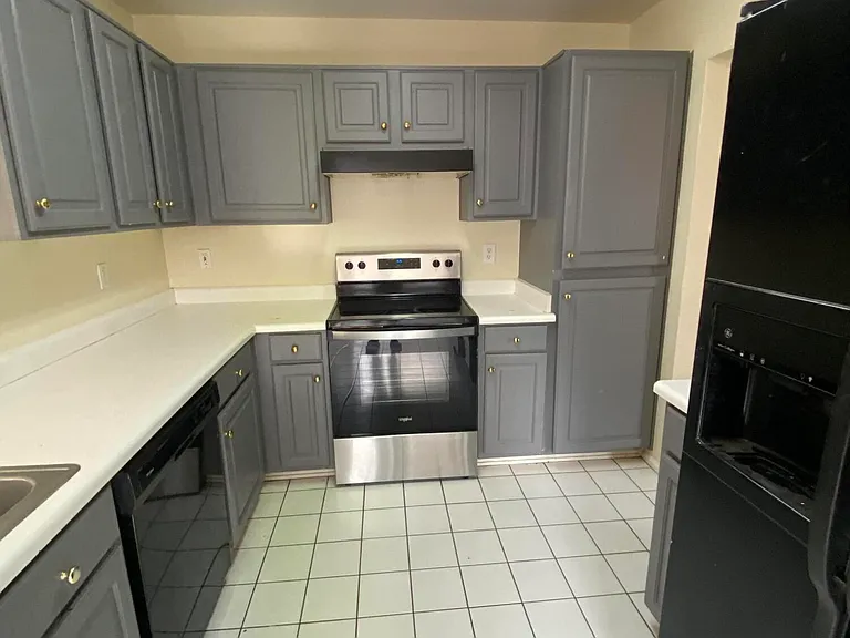 10849 W Monterosa St — Photo 8