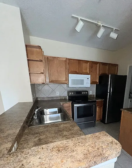 6141 Metrowest Blvd #106 — Photo 4