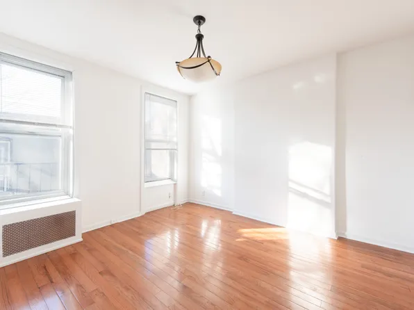 150 5th Avenue image 1 of 8