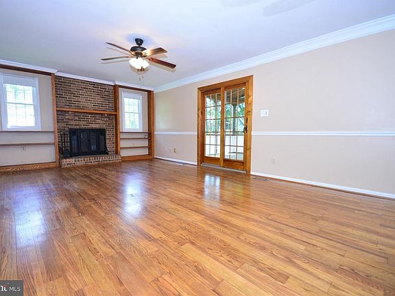 2nd image of 6015 Burnside Landing Dr