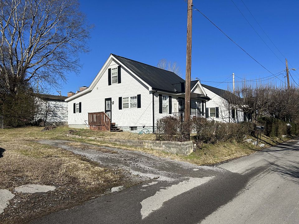 1st image of 104 N Clinch St