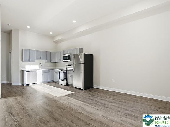 3rd image of 109 S Centre St #2