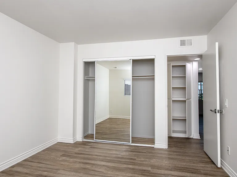 620 W Wilson Ave #C — Photo 3