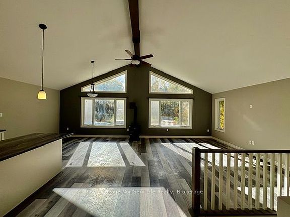3rd image of 522 Hart Rd
