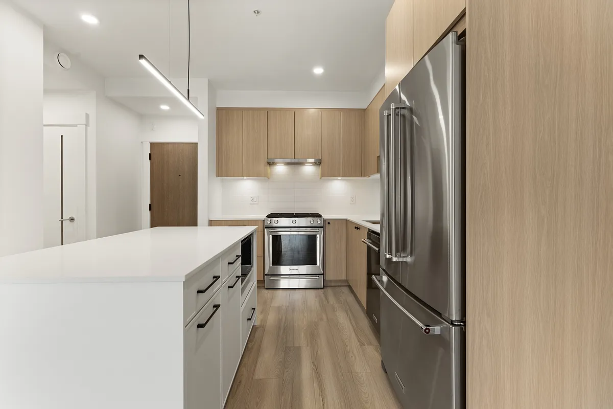 Building Photo - 2771 Montrose Ave #209