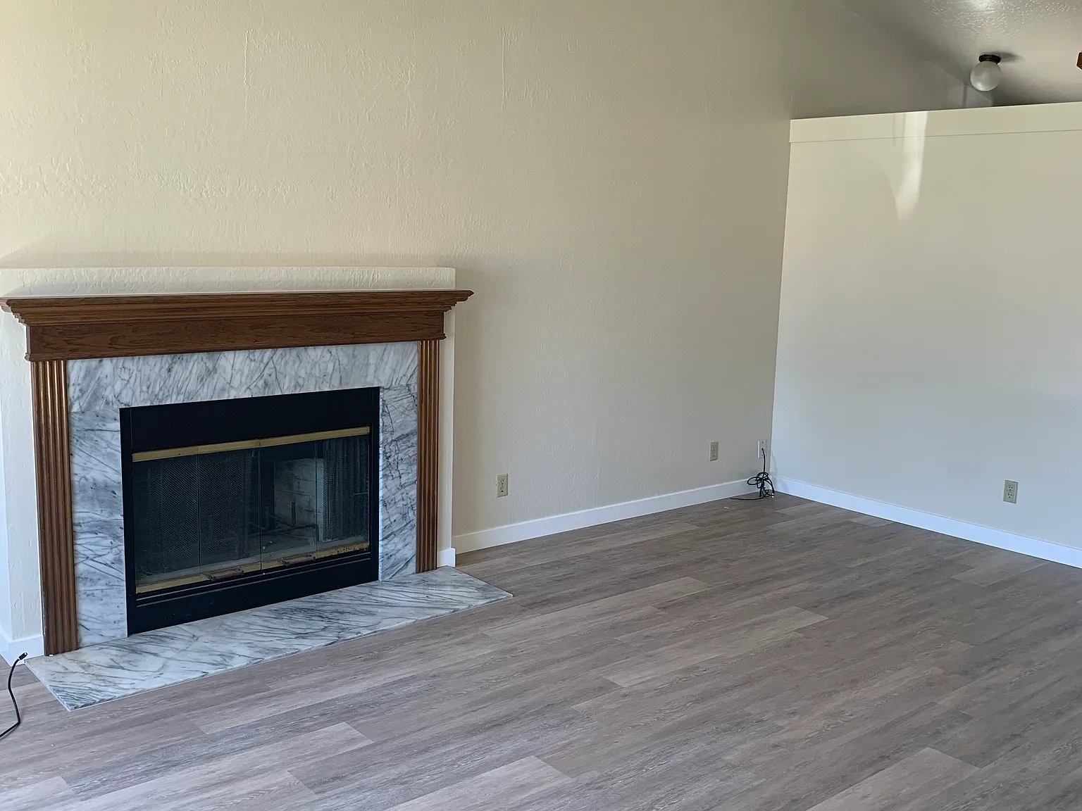 3 bed, 1370 sqft, $4,195 — Photo 4