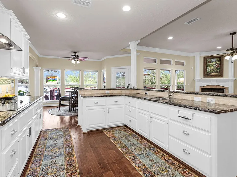 1502 Wimbledon Dr — Photo 15