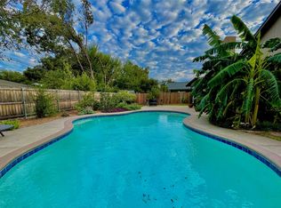 1005 Mistletoe Rd, Benbrook, TX 76126