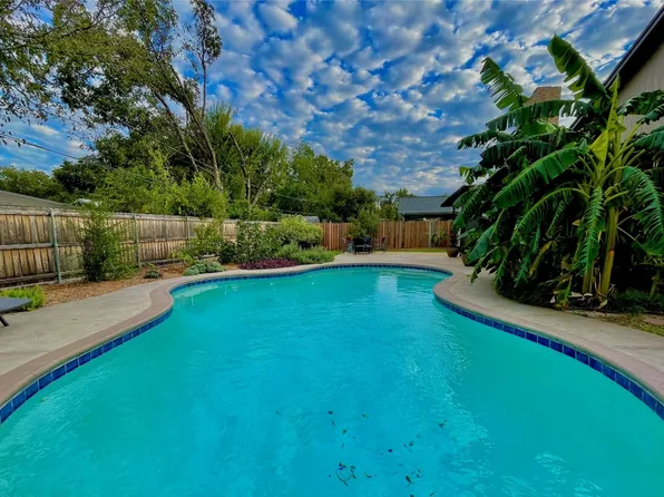 1005 Mistletoe Rd, Benbrook, TX 76126