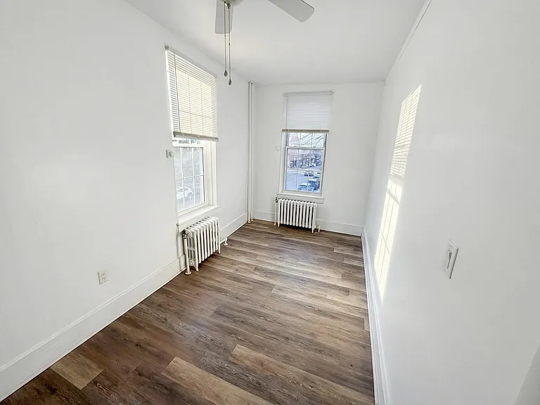 720 Warren St #2 — Photo 9