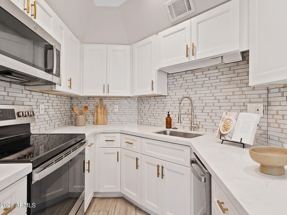 1st image of 4328 N 36TH Street #9