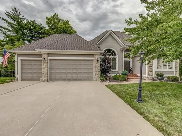 11108 W 119th Ter, Overland Park, KS 66213