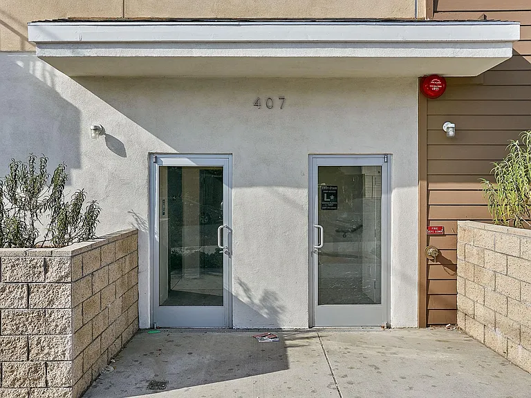 407 N Ardmore Ave #201 — Photo 24