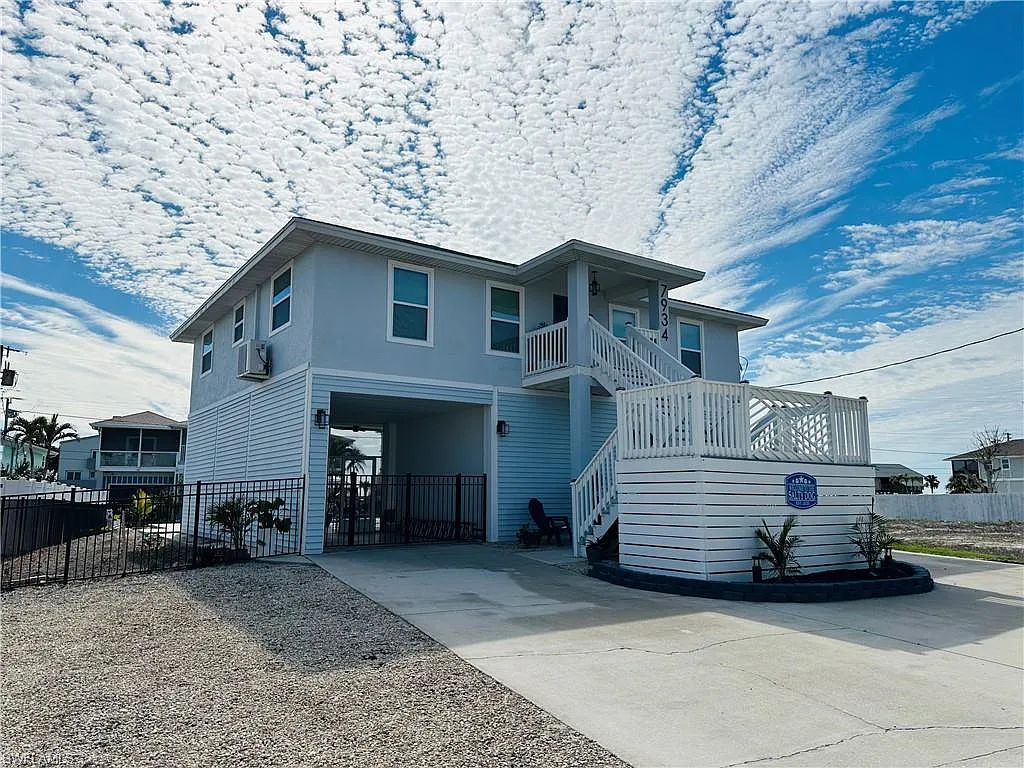 3 bed, 2.0 bath, 1352 sqft, $6,750 — Photo 2