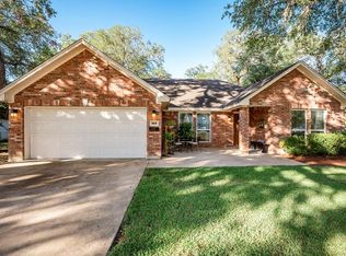 104 N Fig St, Sweeny, TX 77480