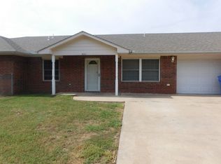 409 S 2nd St, Cache, OK 73527