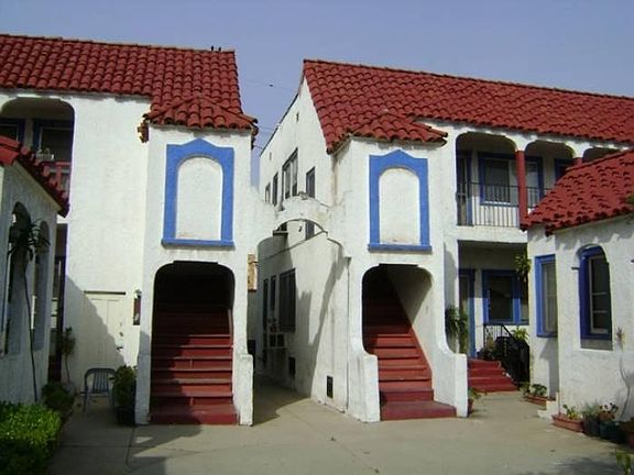 4th image of 831 1/4 N Formosa Ave