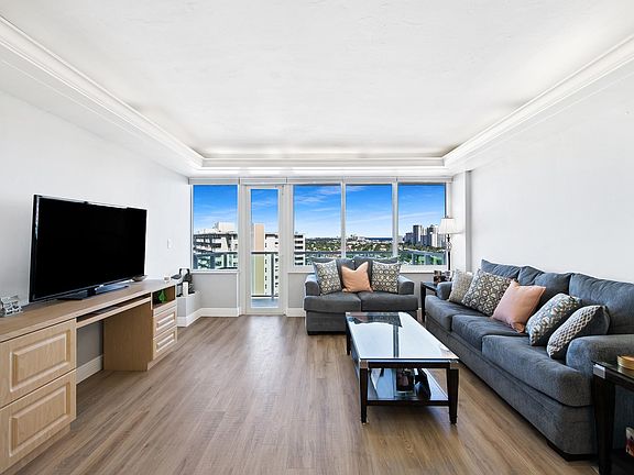 3rd image of 3233 NE 34th Street #1706