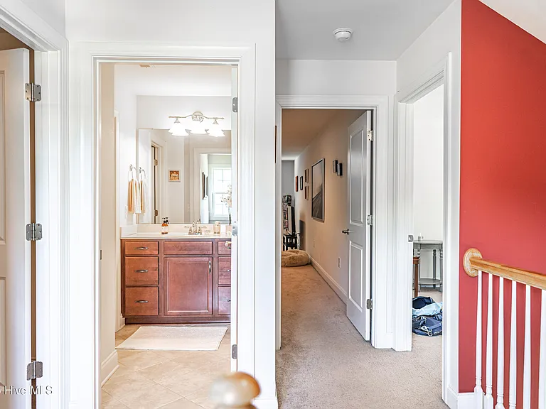 515 Clark St — Photo 29